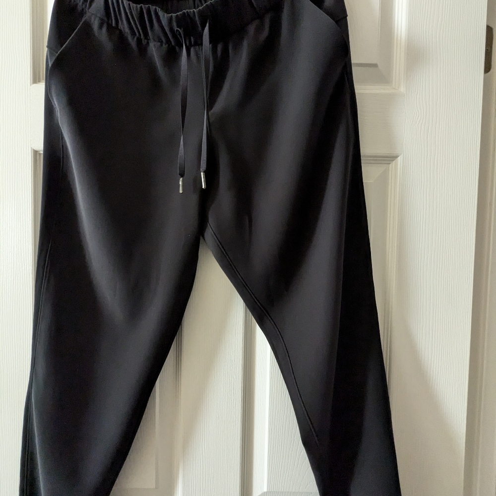 Lululemon pants - Picture 2 of 4